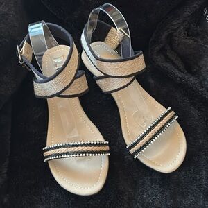 Skemo Elegant Black and Tan Women's Sandals